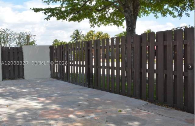 11701 SW 122nd Ct Gallery 2