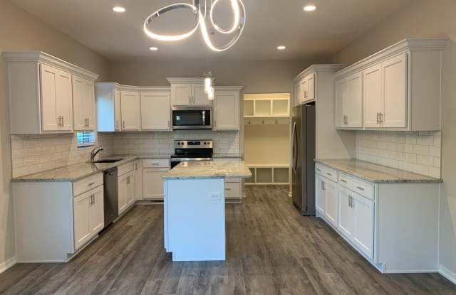 Beautiful spacious walkout ranch townhome in South Lincoln Gallery 4
