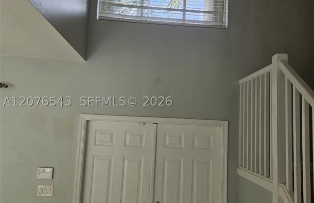 1072 NW 139th Ter Gallery 4