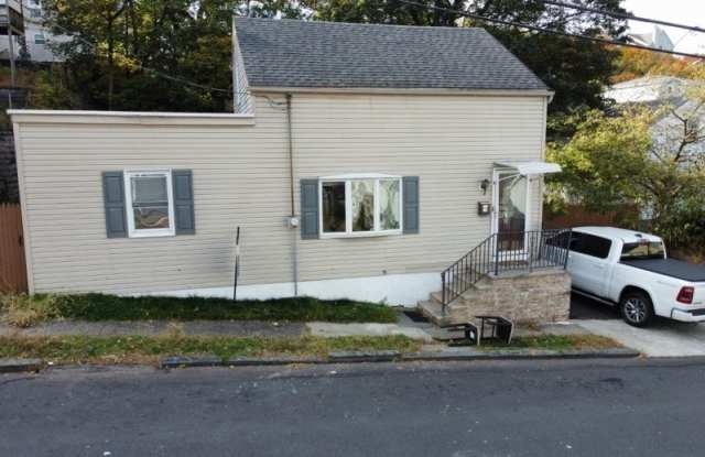 316 Caldwell Ave - 316 Caldwell Avenue, Paterson, NJ 07501