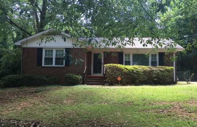 Charming 3 Bedroom, 2 Bath Home - Downtown Greenville Area- Off Street Parking!! photos photos