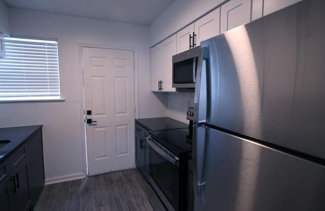 1161 Poplar Ave Unit C21 photos photos