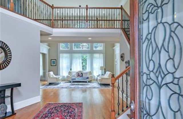318 River Valley Road Gallery 4