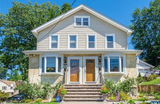 665 Edgewater Avenue photos photos