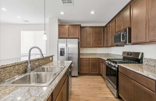 The Tahoe - Luxury 3 Bedroom, 2.5 Bath Townhome with Full 2 Car Garage on a Premium View Homesite Gallery 4