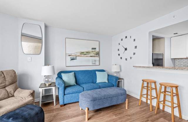 Cozy Coastal Escape for Snowbirds! 1 BR Oceanfront Condo (Oct-Mar) Gallery 3