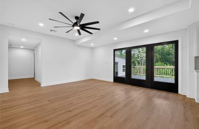 2808 Woodland Drive Gallery 4