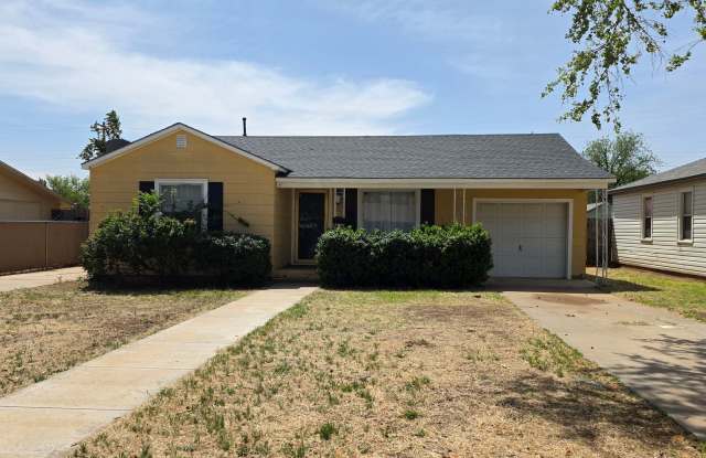 FOR LEASE - Spacious 3/1.5/1 - MINUTES FROM CAMPUS photos photos