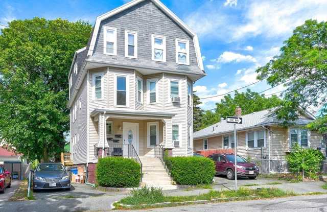 90 Safford St photos photos