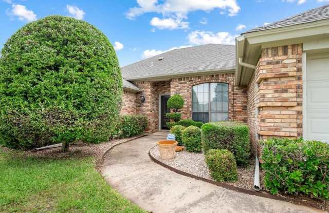 2505 Woodfield Way Gallery 2