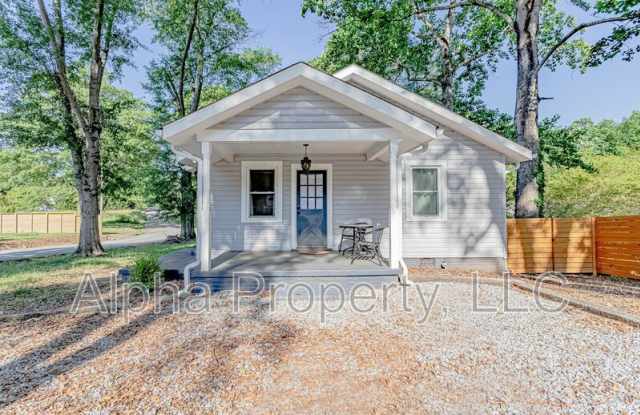 305 Love Drive - 305 Love Drive, Travelers Rest, SC 29690