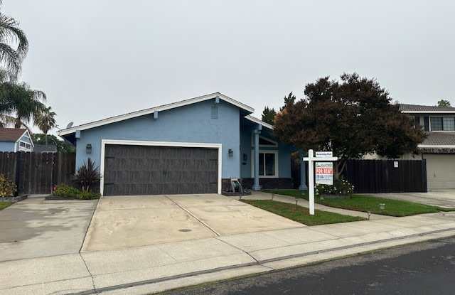 1061 Chianti Lane - 1061 Chianti Lane, Manteca, CA 95337