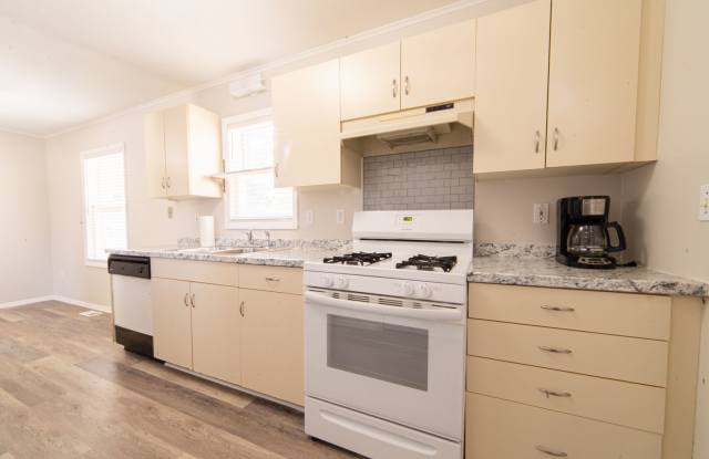 Spacious 3-Bedroom Home with Bonus Room & Wheelchair Accessibility in Vineland Gallery 3
