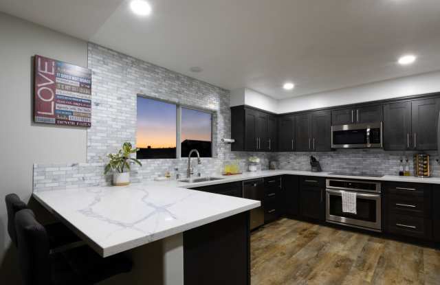 8932 Gateway View Court Gallery 1
