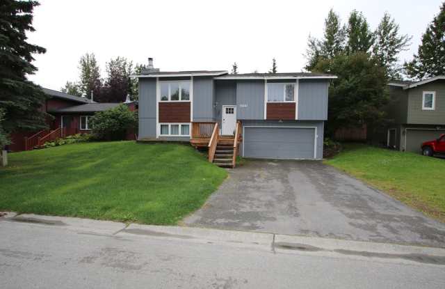 3 Bedroom Home in Eagle River w/ Fenced Backyard! photos photos