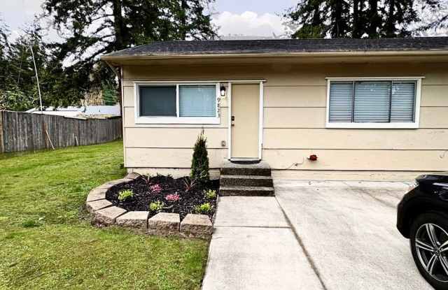 Newly Remodeled Lakewood Gem - Modern Comfort and Style in a Prime Location photos photos