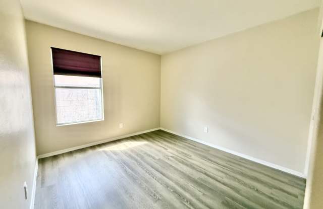 12409 W Roanoke Ave Gallery 4