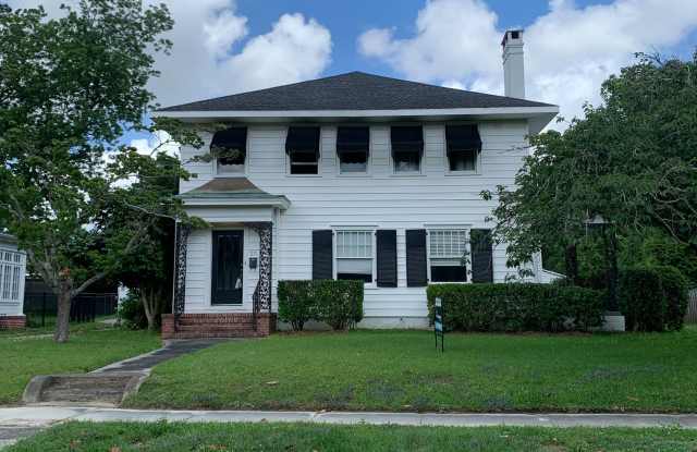 FOREST HILLS: Beautiful Historic 3 Bedroom 2.5 Bath House on Colonial Drive photos photos