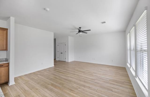 21318 Lake Maurepas Court Gallery 4