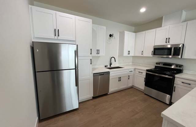 Brand New Build on Old Alturas - ALL Electric with City of Redding Solar! Gallery 4