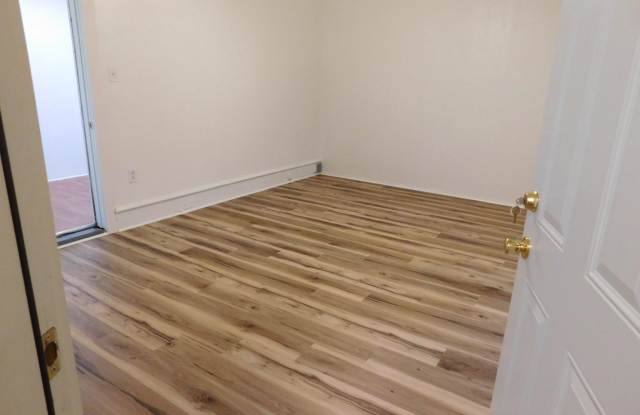 354 DELSEA Drive N Gallery 3