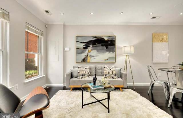 924 4TH STREET SE - 924 4th Street Southeast, Washington, DC 20003