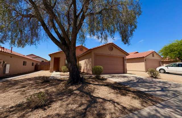 3 Bed 2 Bath Gated Home On Grant & Silverbell With Community Pool photos photos