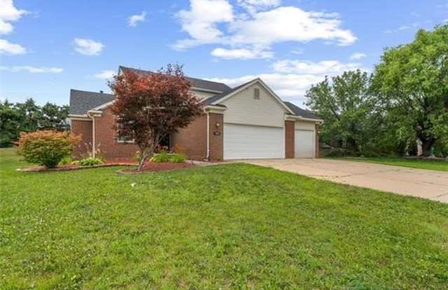 5864 Willow Ridge Drive - 5864 Willow Ridge Drive, Washtenaw County, MI 48197