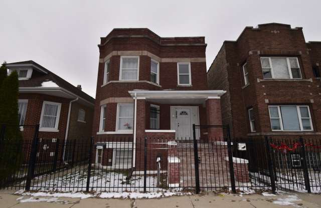 5742 S Artesian Avenue unit: 2 photos photos