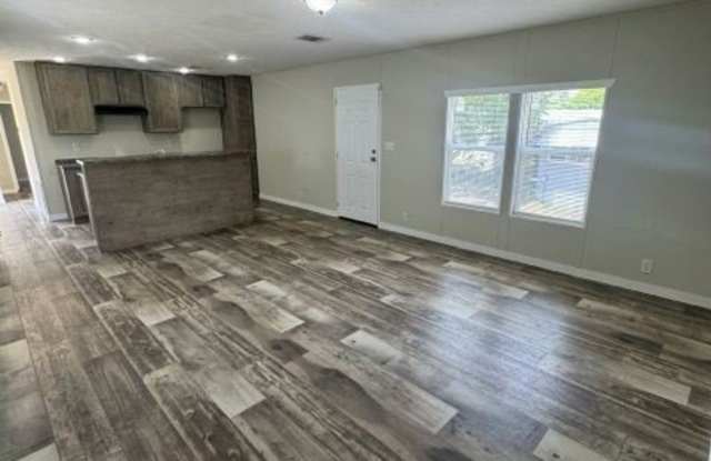2743 Environs Blvd. photos photos