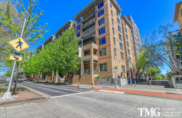2 Bed 2 Bath Downtown 3rd Floor Condo Water/Sewer/Garbage/Electric Included!! photos photos
