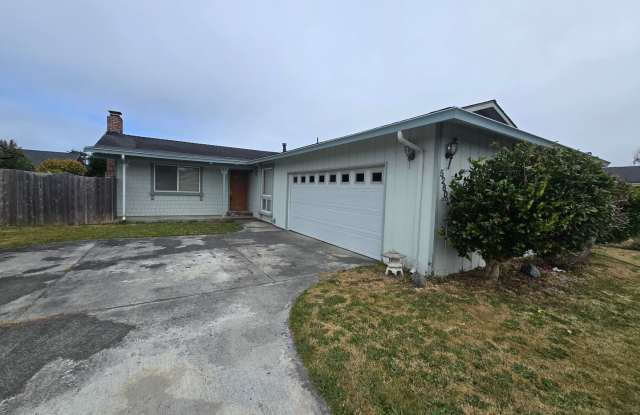 Charming 3 Bedroom, 2 Bath Home with Attached 2-Car Garage – Eureka, CA photos photos