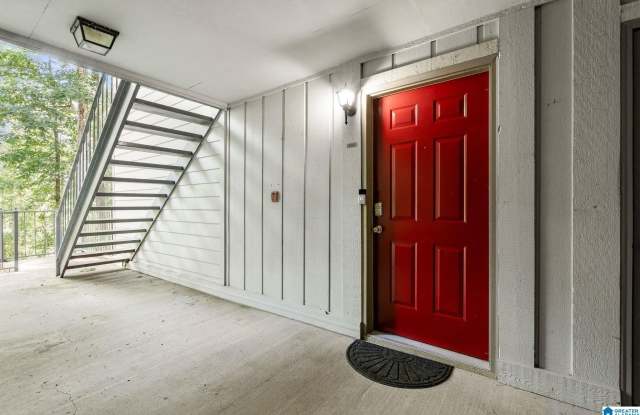 902 GABLES DRIVE Gallery 3