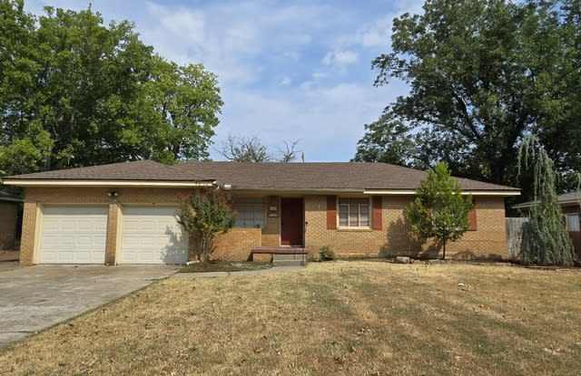 1303 Sunset Dr Gallery 1