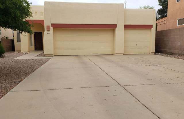 Furnished 3 Bedroom Home in Foothills with Mountain Views! photos photos