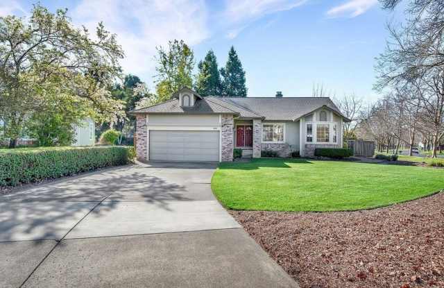 Beautiful Home in the Lakewood Hills Gated Community! photos photos