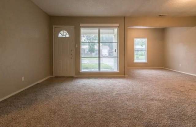 4744 Salem Drive Gallery 2