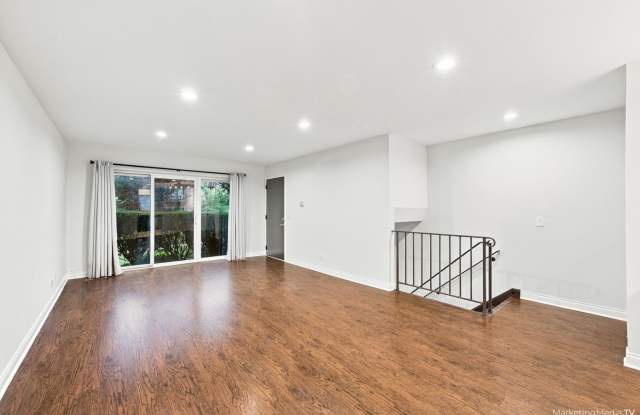 400 E KENSINGTON Road Gallery 3