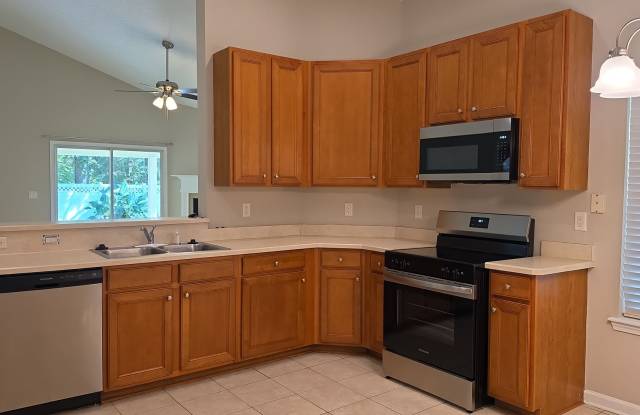 Beautifully Remodeled 3-Bedroom Home in Desirable Oakleaf! Gallery 4