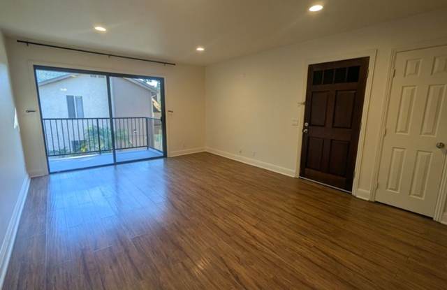 2 Bedroom-1 Bathroom Single Story Condo; 2nd floor unit in Lakeside photos photos