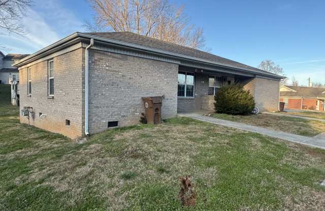 129 Lookout Street - B - 129 Lookout Street, Somerset, KY 42501