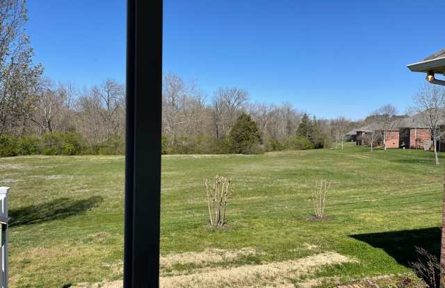 RARE HERMITAGE FIND — 2,378 SQ. FT. VILLA WITH LAWN CARE INCLUDED! Gallery 4