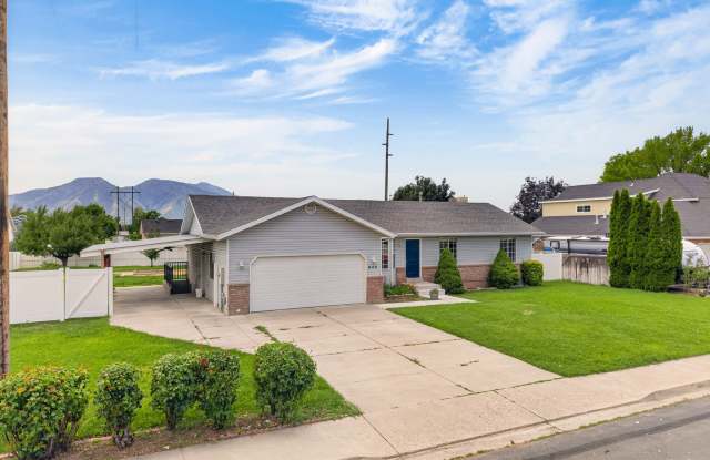949 W 1800 N Gallery 1