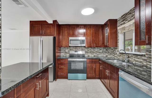 924 North 30th Road photos photos