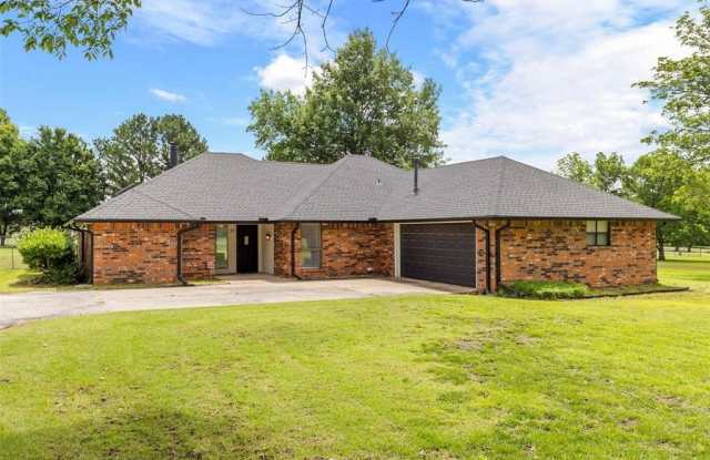 57 Serenada Lane - 57 Serenada Lane, Shawnee, OK 74804