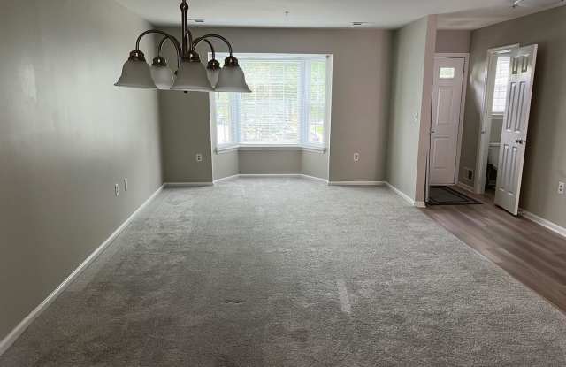 1031 Murdoch Court - 1 Gallery 3