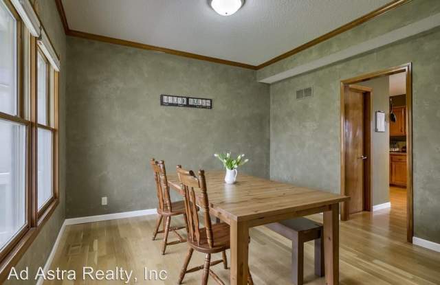 15860 Glenwood Avenue Gallery 3