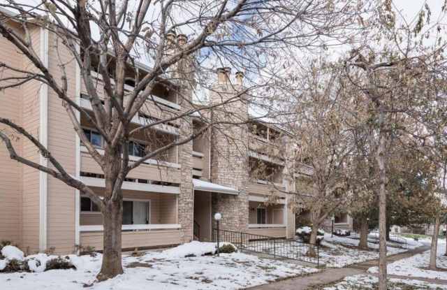 2nd Floor 1bed/1bath with Laundry and Parking! photos photos