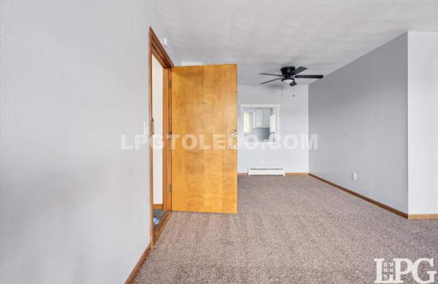 3330 Arlington Ave photos photos