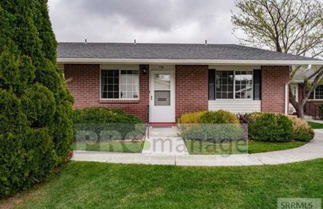 Quiet 2 bed, 2 bath townhome in the heart of Idaho Falls photos photos